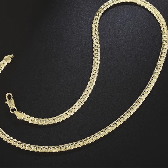 NEW 18k Gold Plated Necklace - Picture 2 of 2